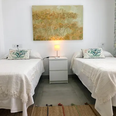 Holiday home Gatu Premium Conil Sunset House Con Piscina, 3 Dormit, 3 Banos, Jardin Privado , Wifi Y Parking, Preferente Mayores De 25 Anos Y Familias